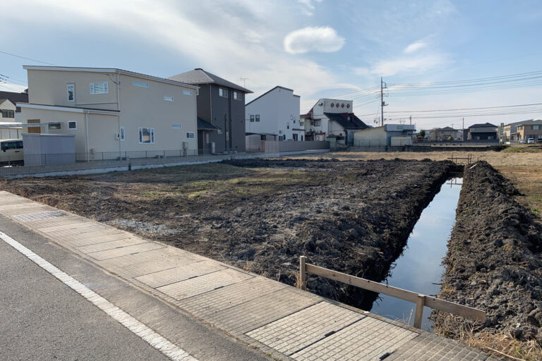 井野町の大屋根の家　造成工事